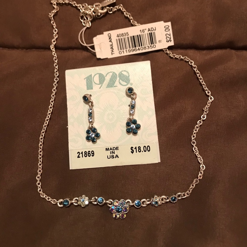 Beautiful blue and silver jewelry set